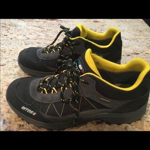 Mens Hiking Boots